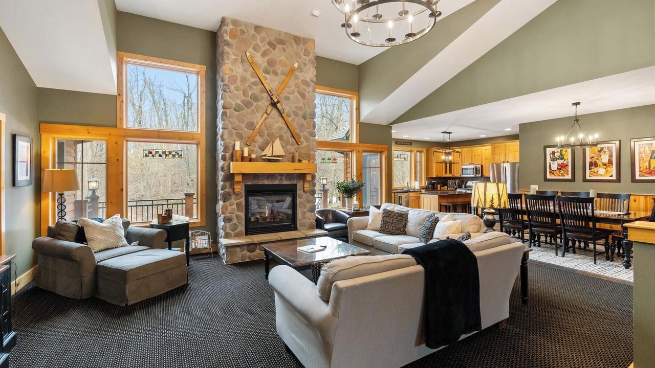 Photo of Livingroom in Harbor Springs
