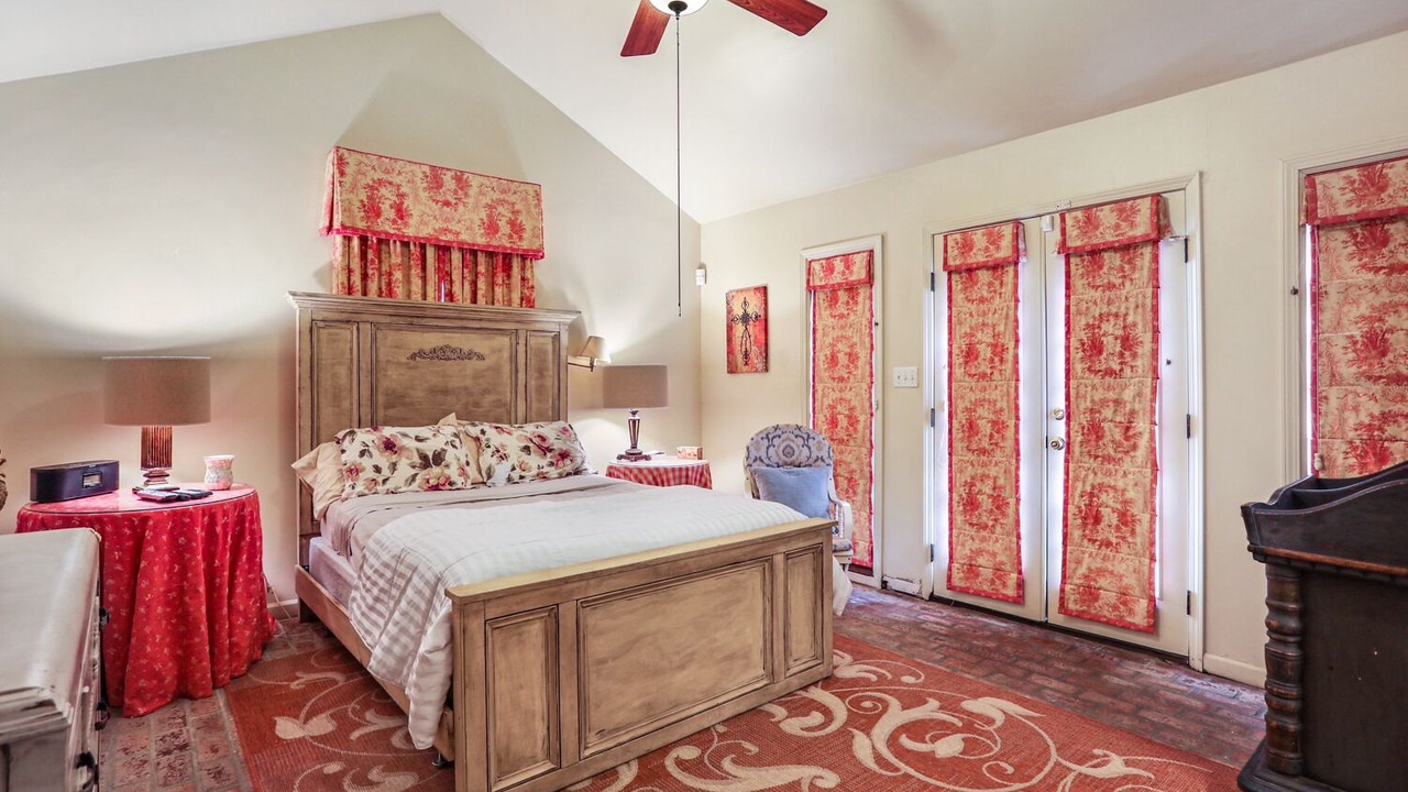 Photo of Bedroom in Covington