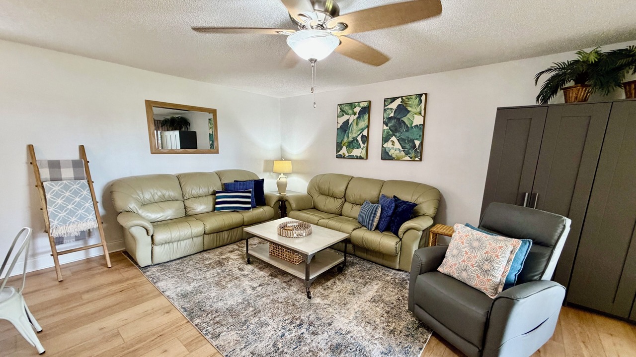 Photo of Livingroom in Butler Beach