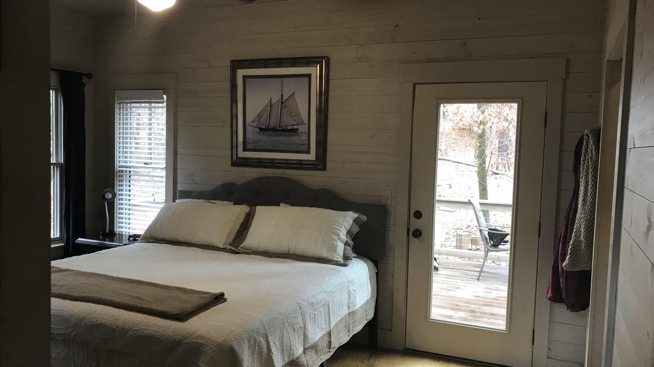 Photo of Bedroom in Alexander City