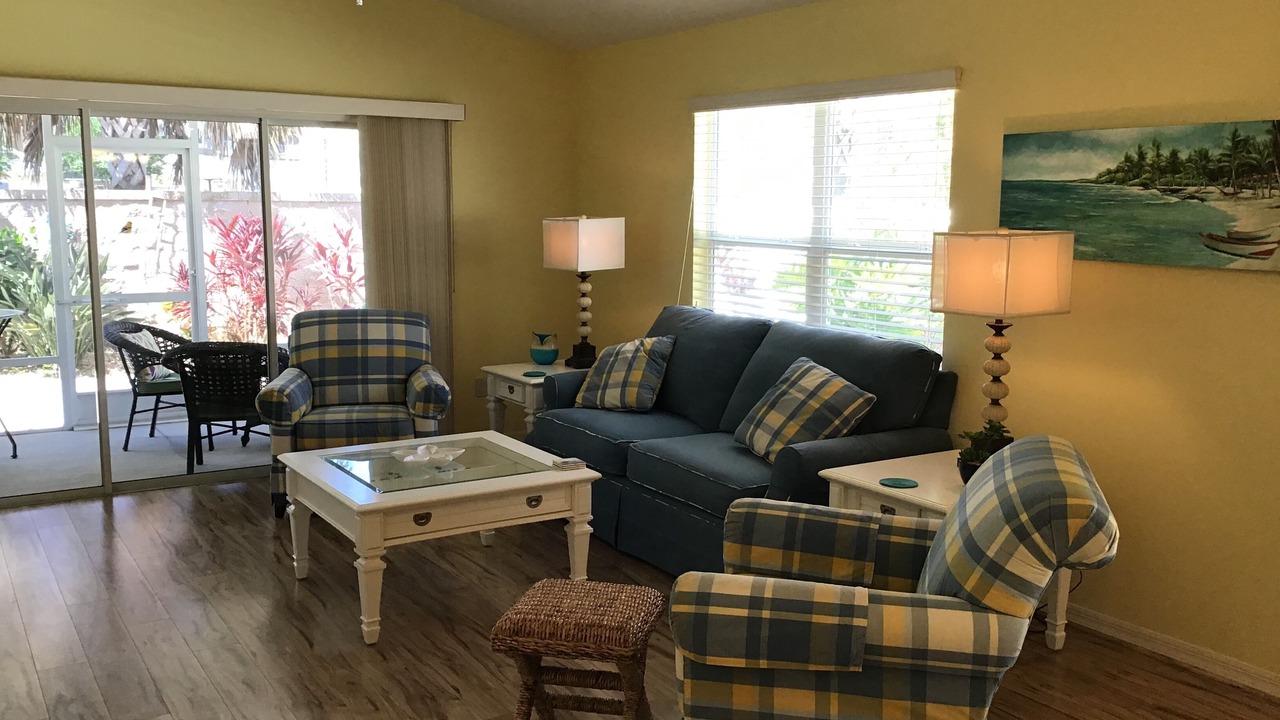 Photo of Livingroom in Village of Collier