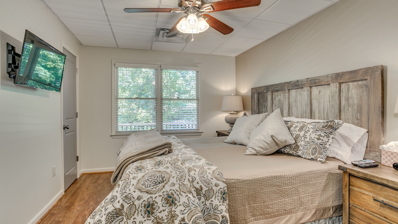 Photo of Bedroom in Northport