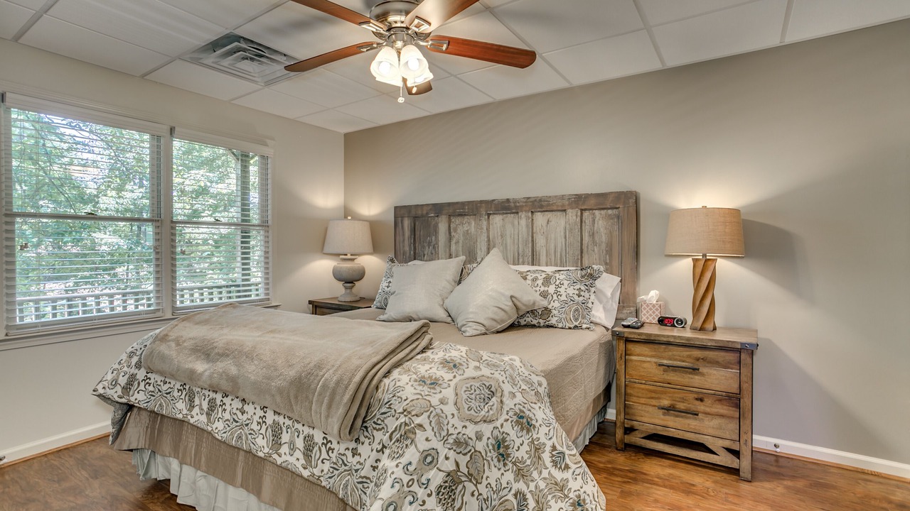 Photo of Bedroom in Northport