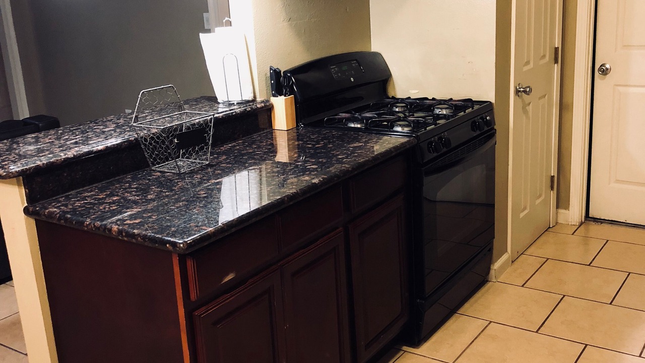 Photo of Kitchen in Kenner - Louis Armstrong International Airport