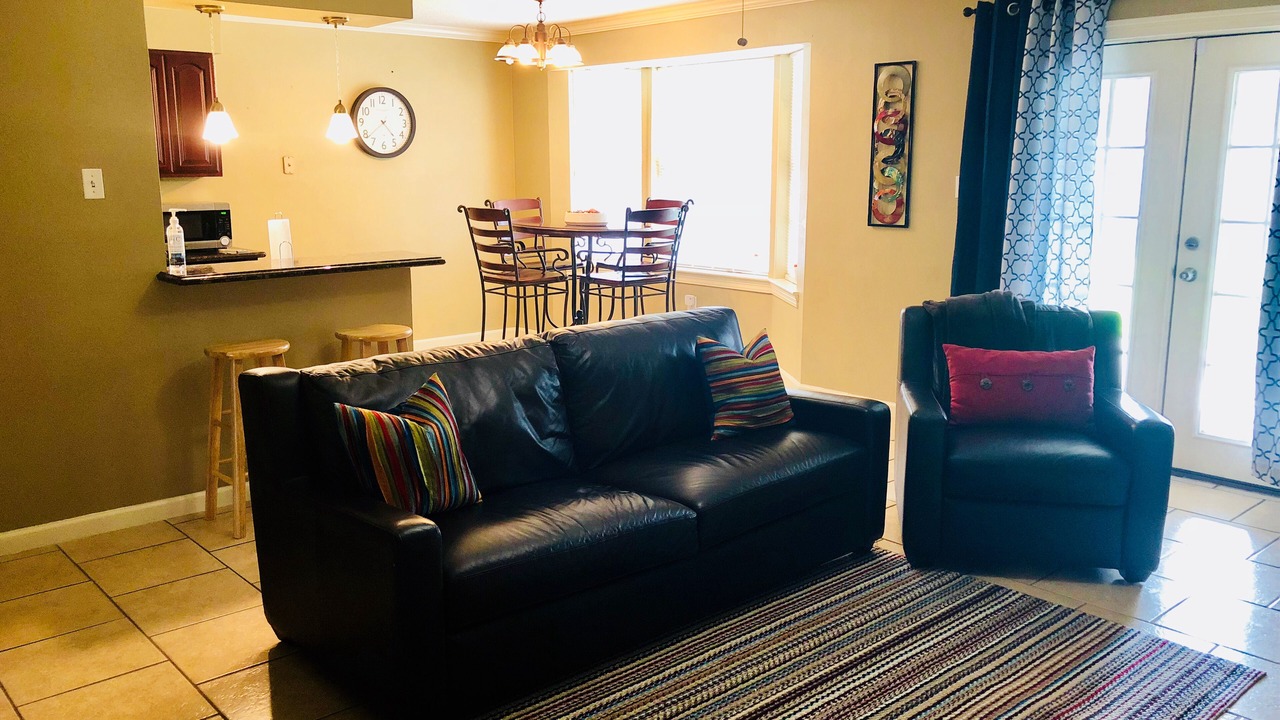 Photo of Livingroom in Kenner - Louis Armstrong International Airport
