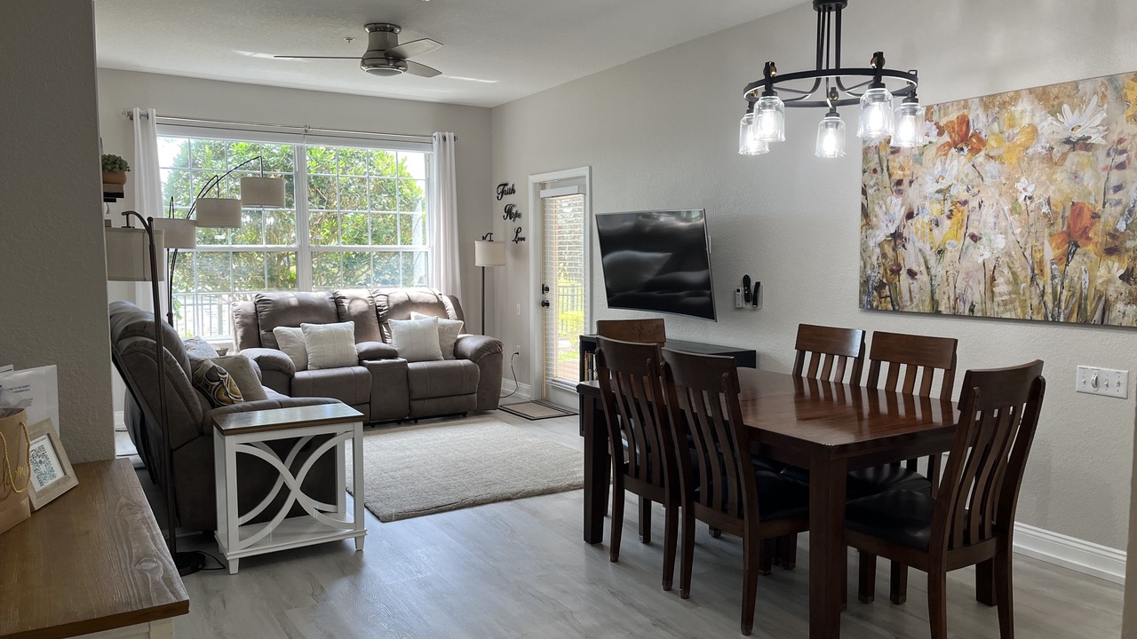 Photo of Livingroom in Windsor Hills