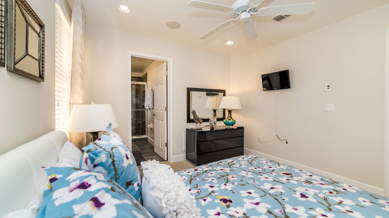 Photo of Bedroom in Watersong