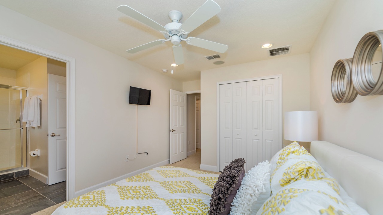 Photo of Bedroom in Watersong