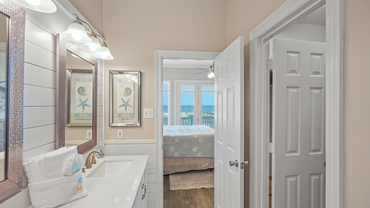 Photo of Bedroom in Gulf Shores