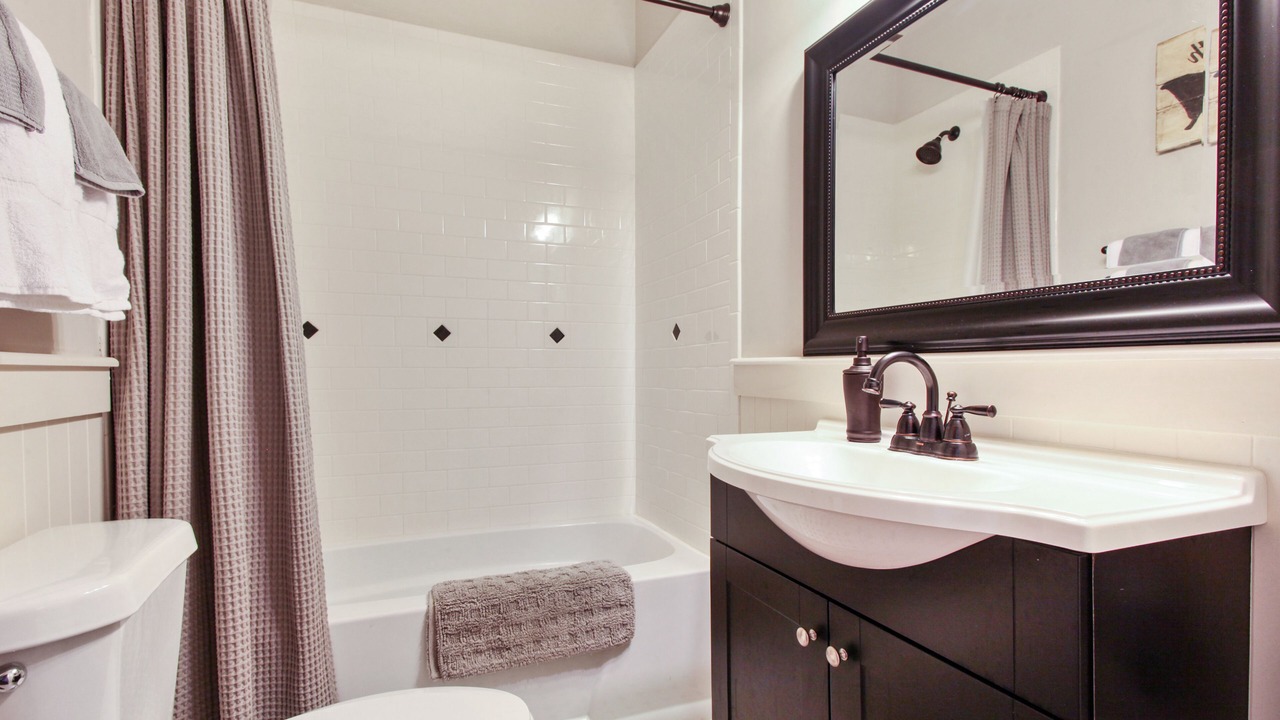 Photo of Bathroom in Seventh Ward