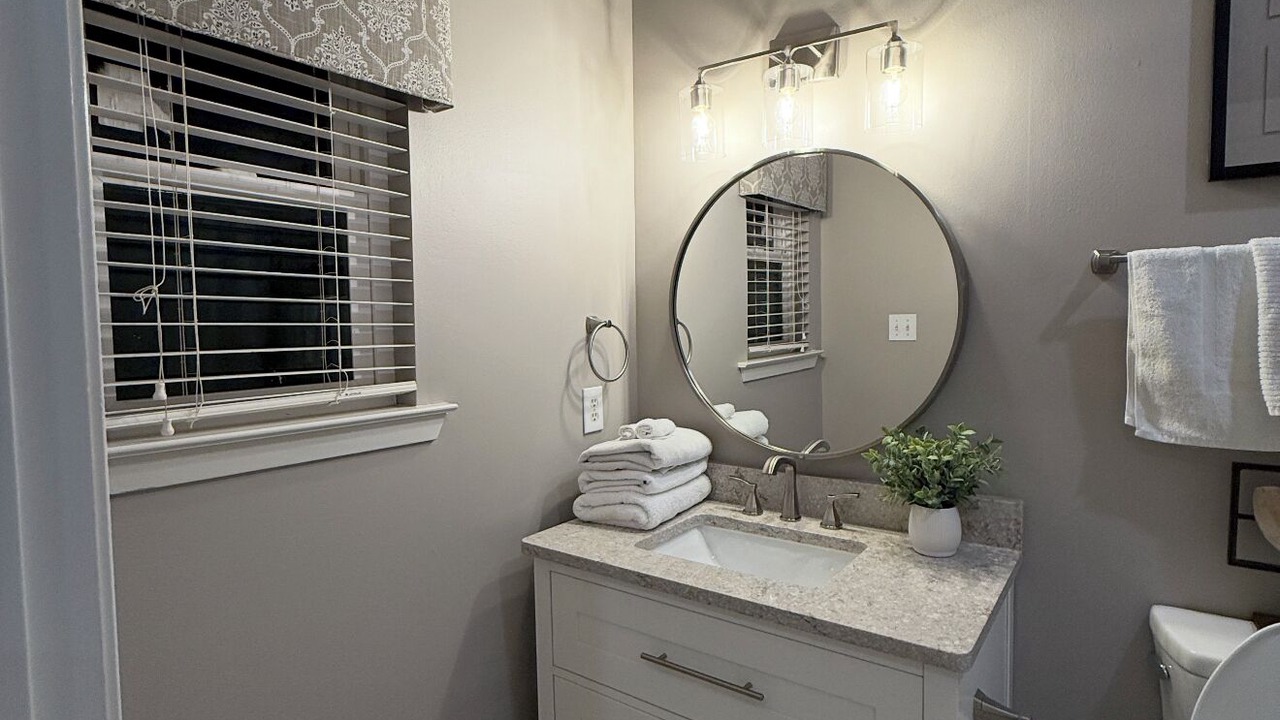 Photo of Bathroom in Gulf Shores