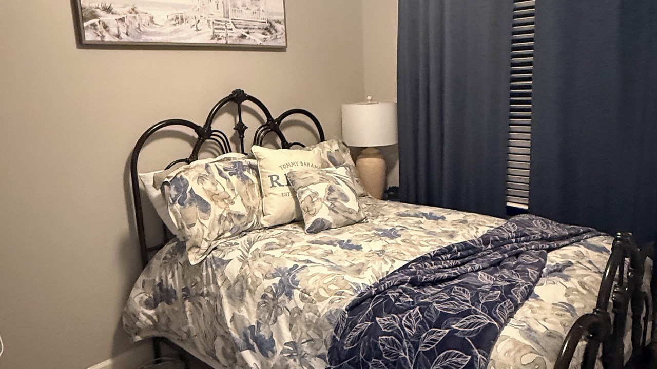 Photo of Bedroom in Gulf Shores