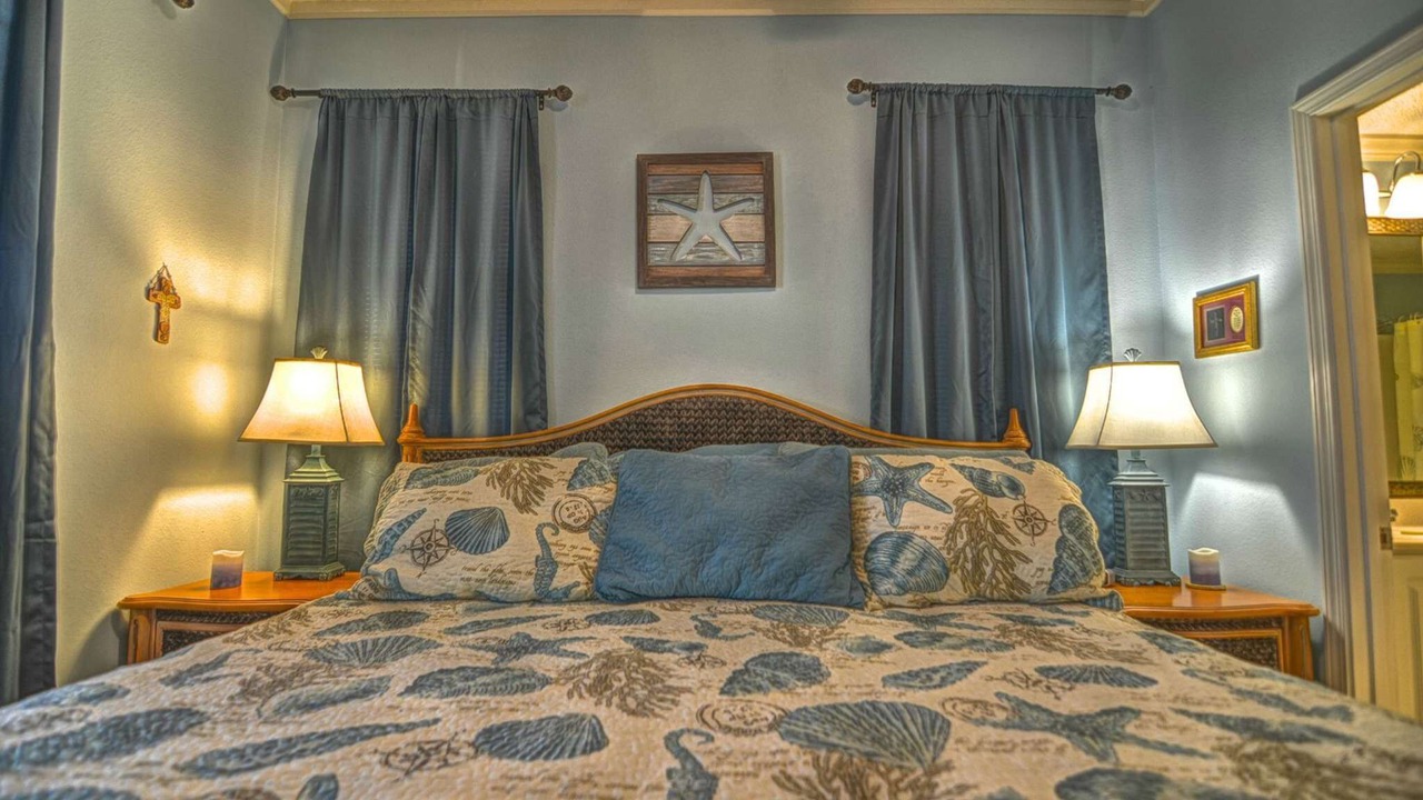 Photo of Bedroom in Gulf Place