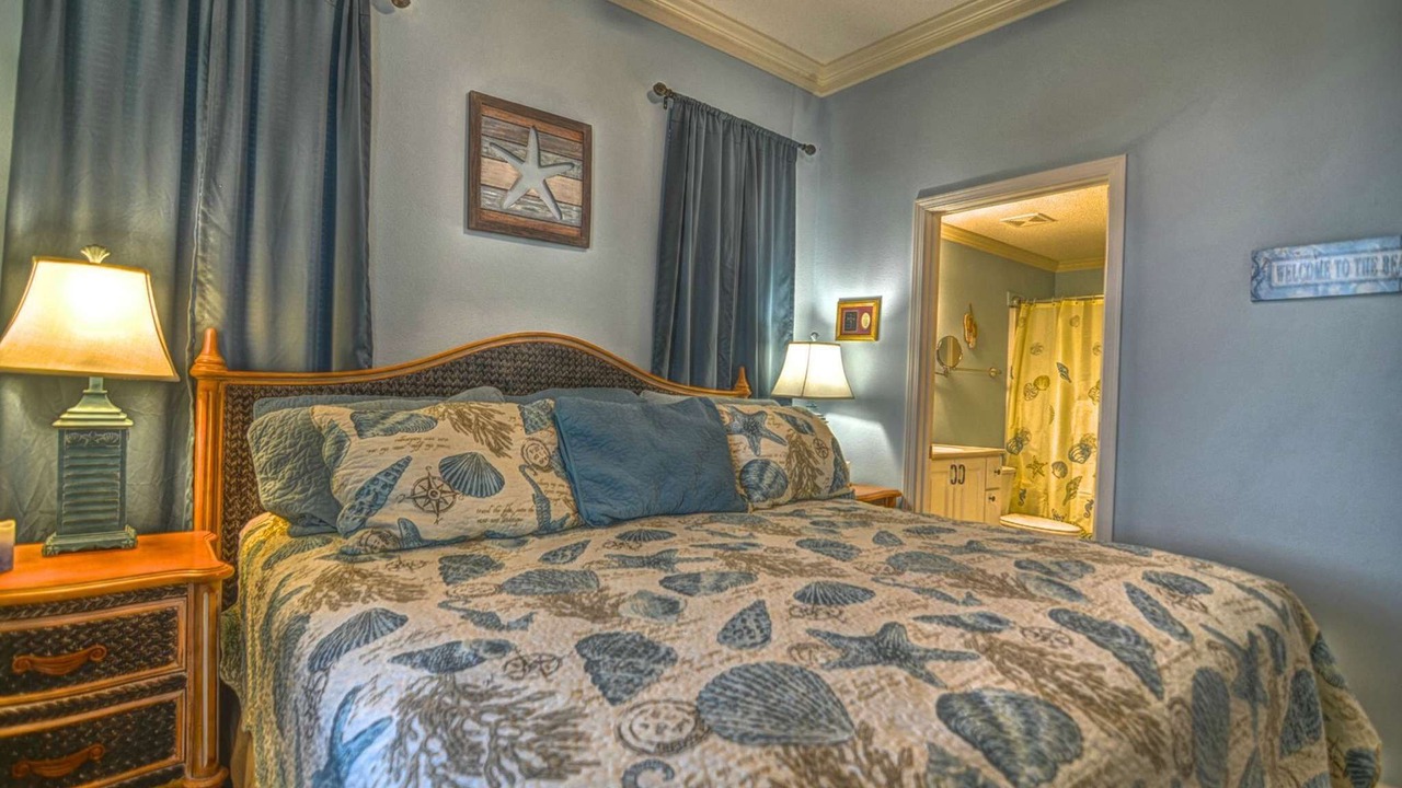 Photo of Bedroom in Gulf Place