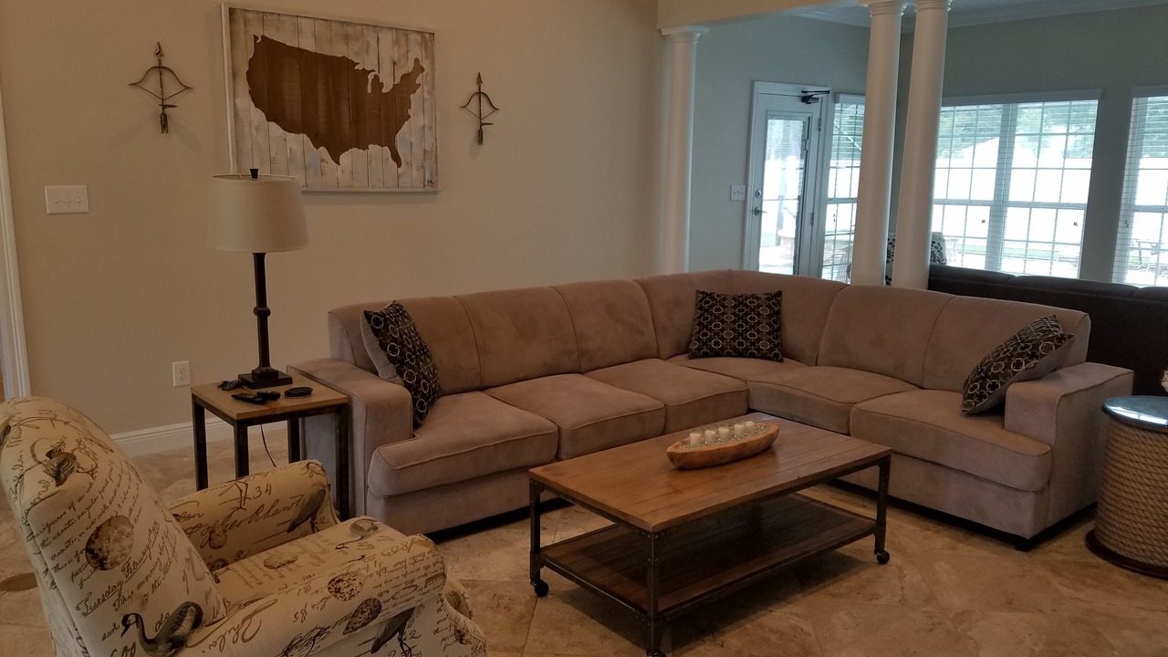 Photo of Livingroom in Foley