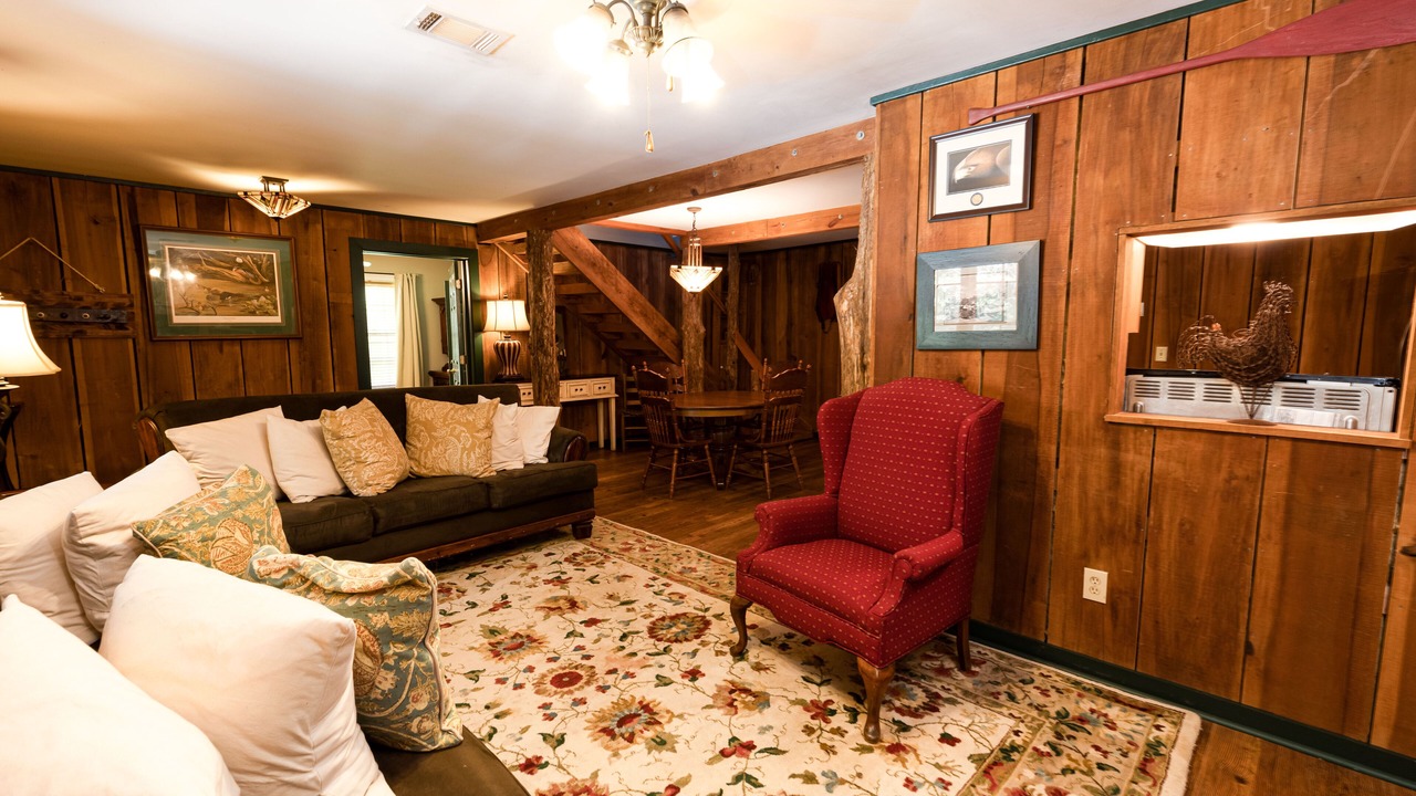 Photo of Livingroom in Auburn