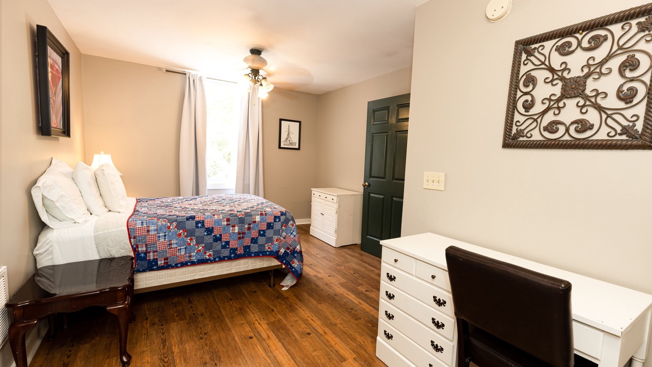 Photo of Bedroom in Auburn