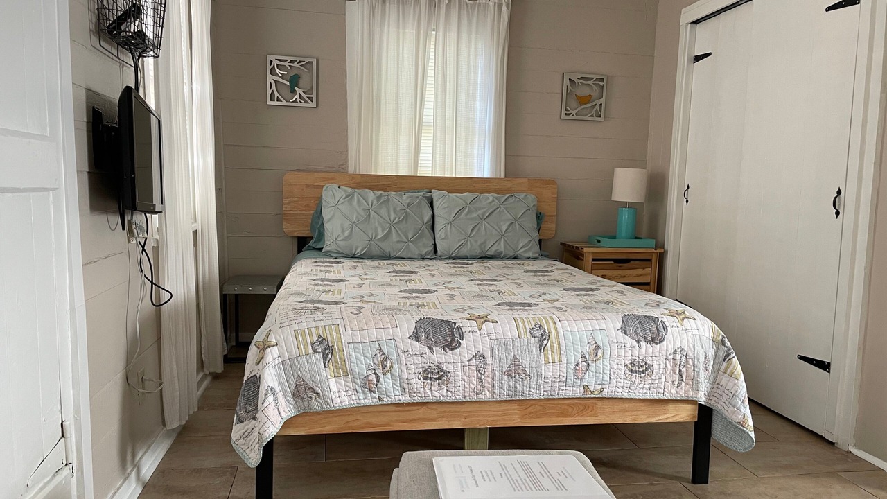 Photo of Bedroom in Beach Institute