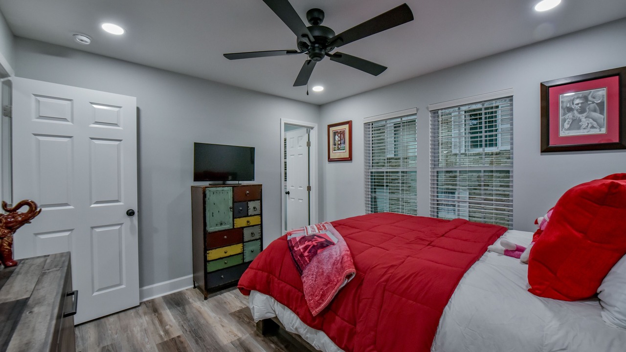 Photo of Bedroom in Northport
