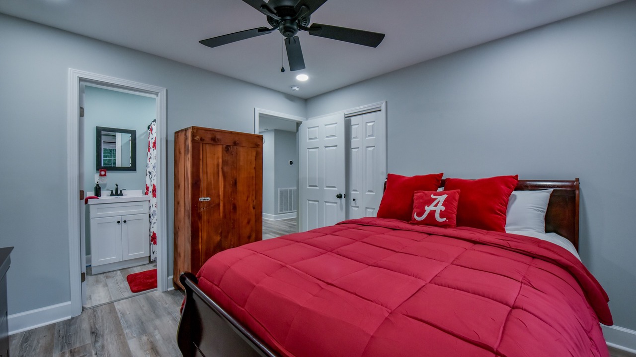 Photo of Bedroom in Northport