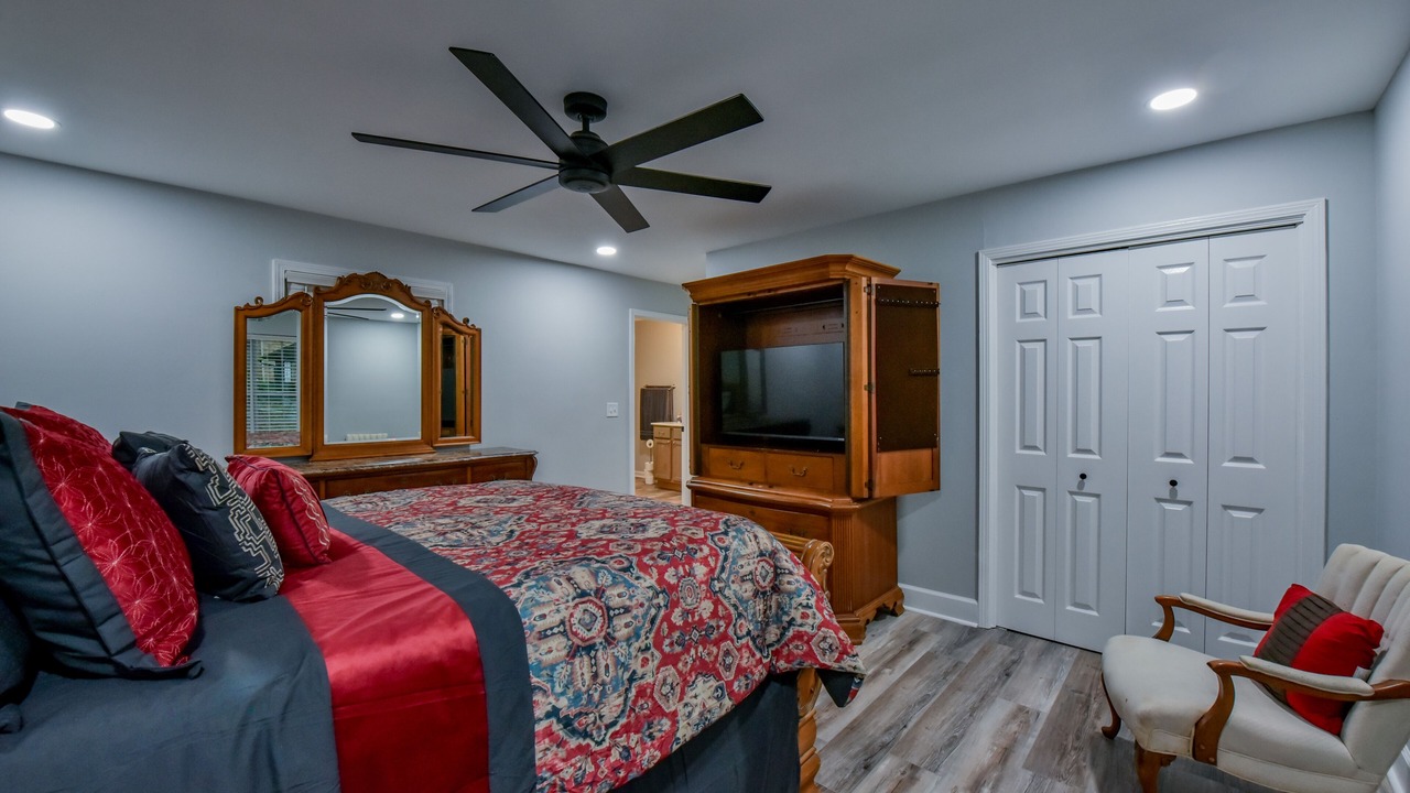 Photo of Bedroom in Northport