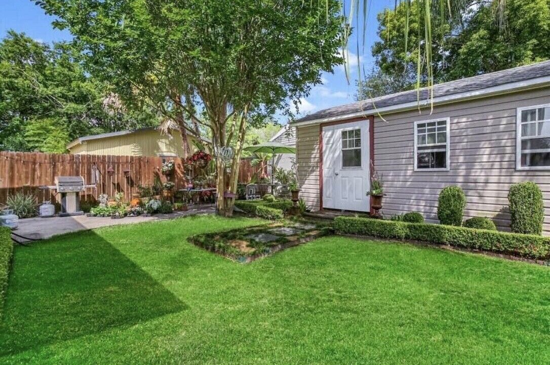 Photo of Outdoor in Central Carrollton Association