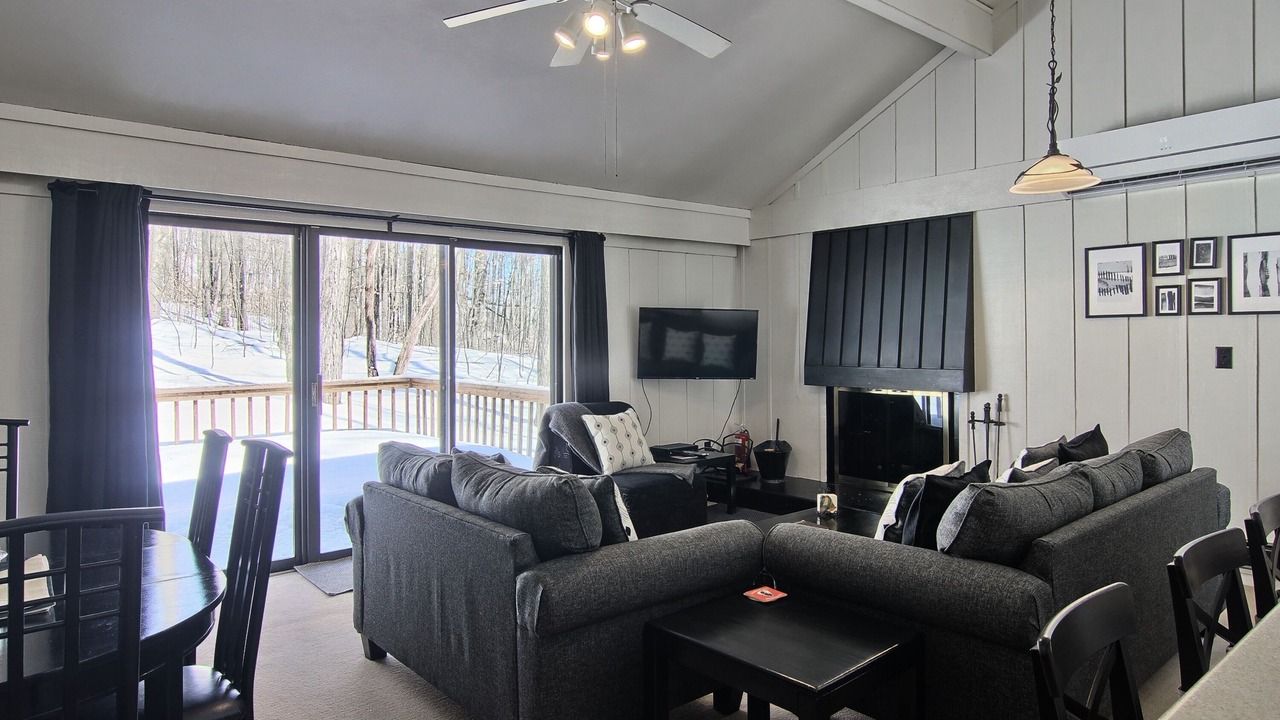 Photo of Livingroom in Bellaire