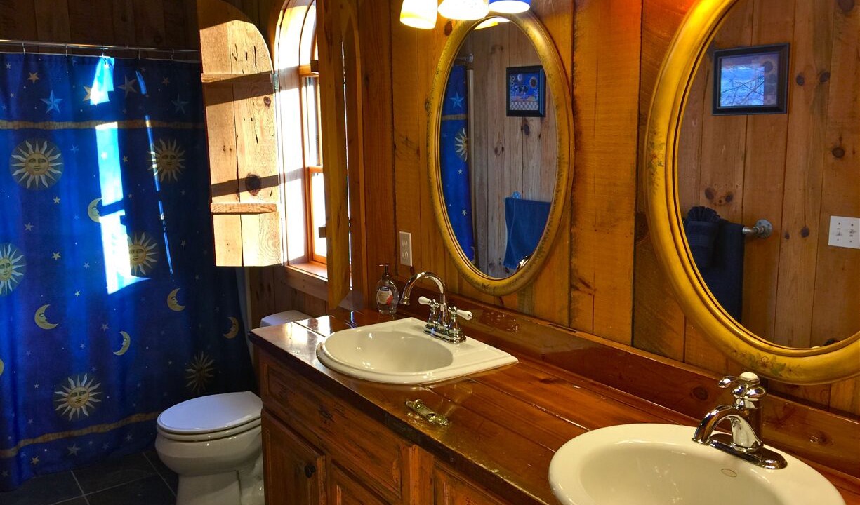 Photo of Bathroom in Arcadia