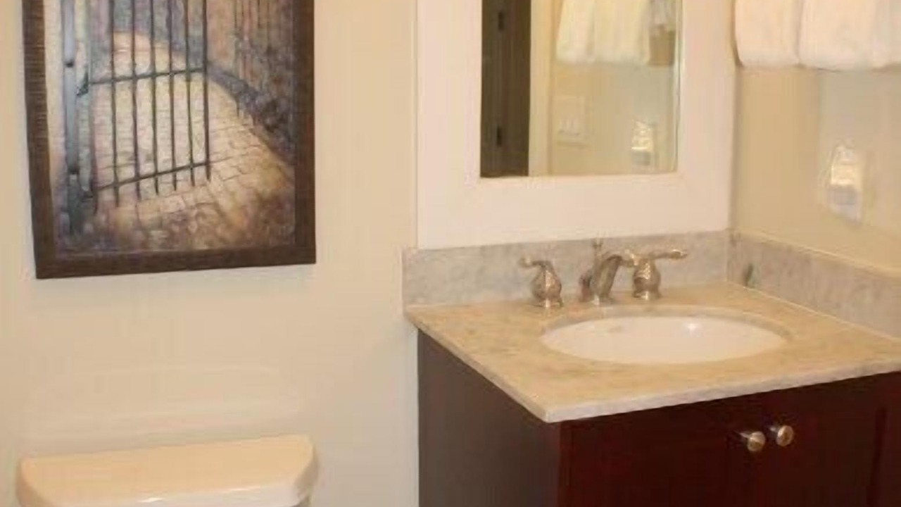 Photo of Bathroom in Baytowne Wharf
