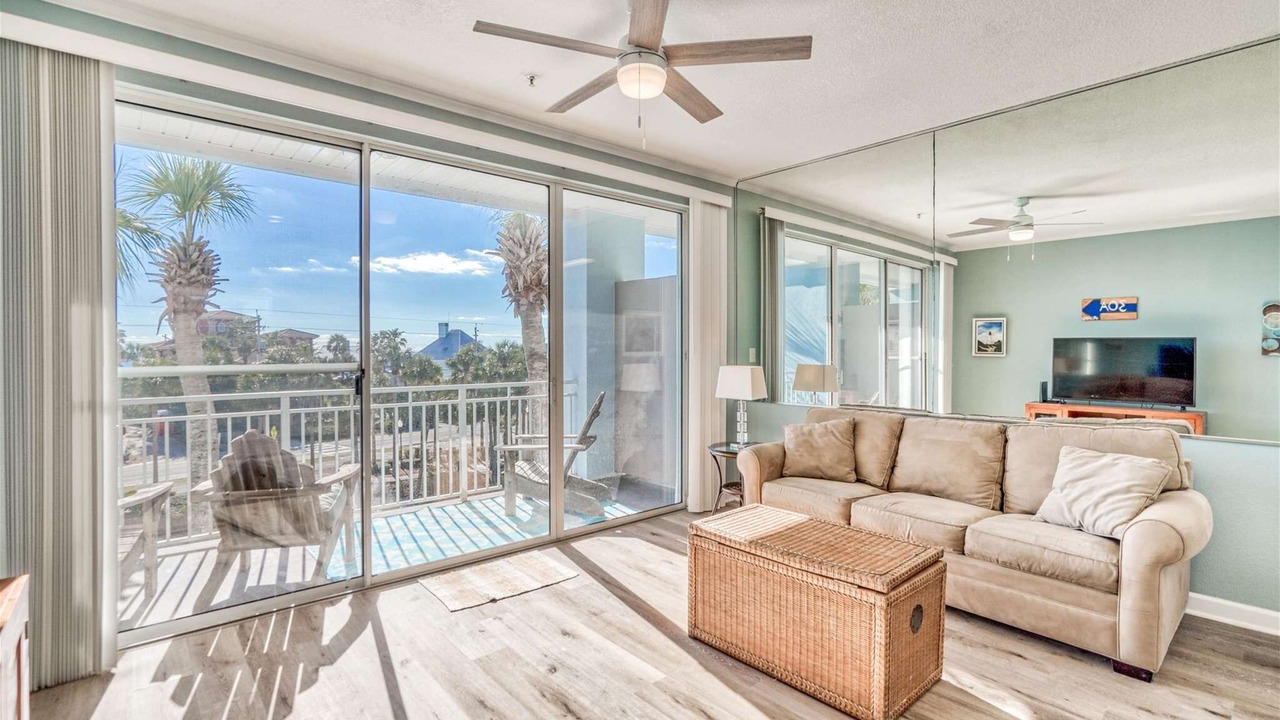 Photo of Livingroom in Gulf Place