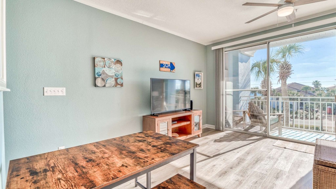 Photo of Livingroom in Gulf Place