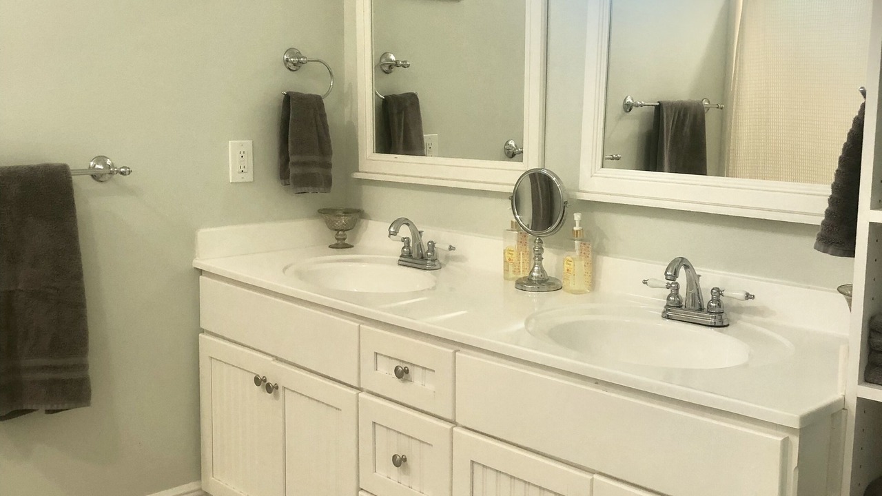 Photo of Bathroom in Surf Side Shores