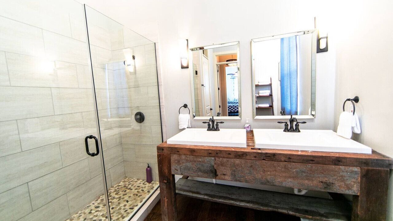Photo of Bathroom in Seventh Ward