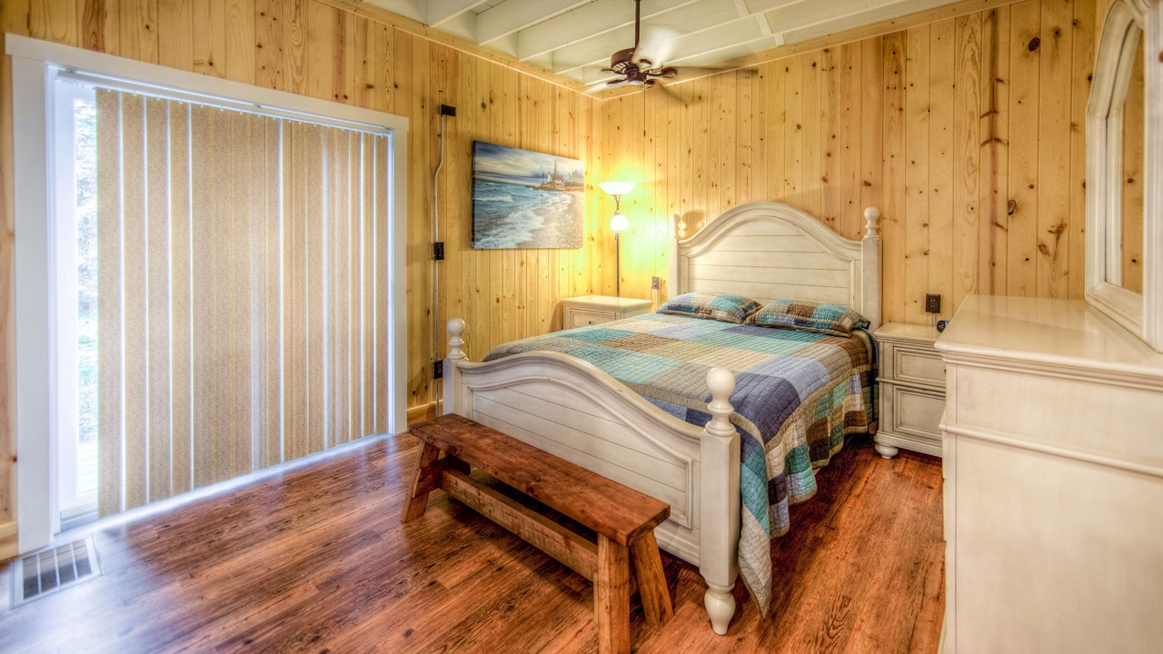 Photo of Bedroom in Elk Rapids