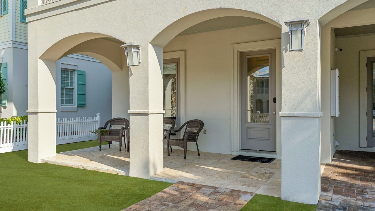 Photo of Patio Balcony in Frangista Beach