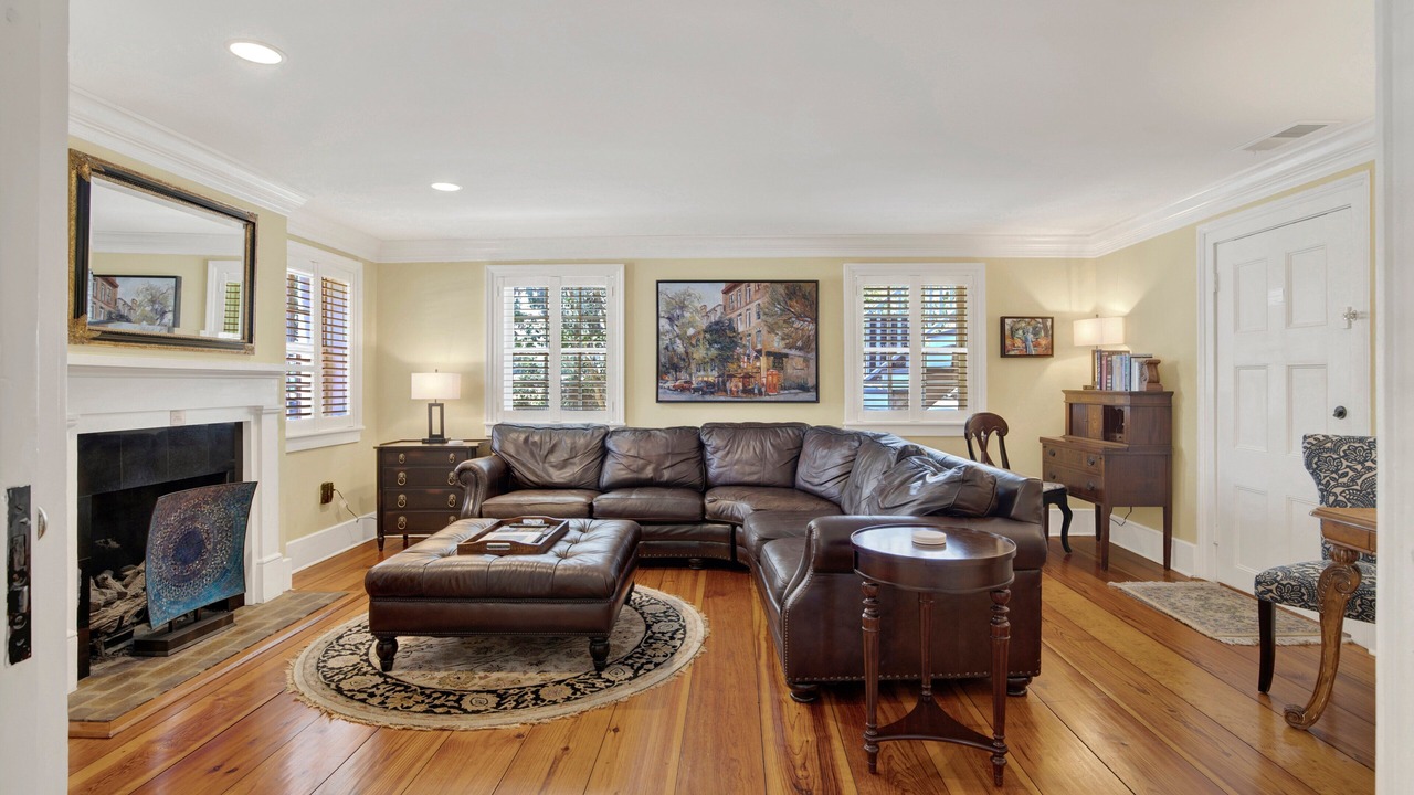 Photo of Livingroom in Historic Downtown Savannah