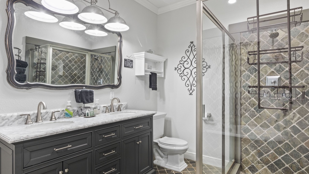 Photo of Bathroom in Dadeville