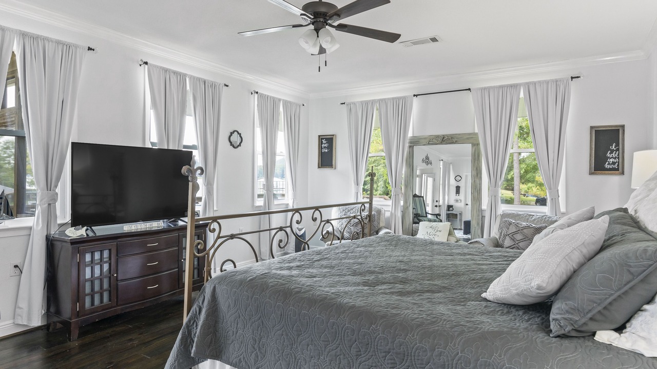 Photo of Bedroom in Dadeville