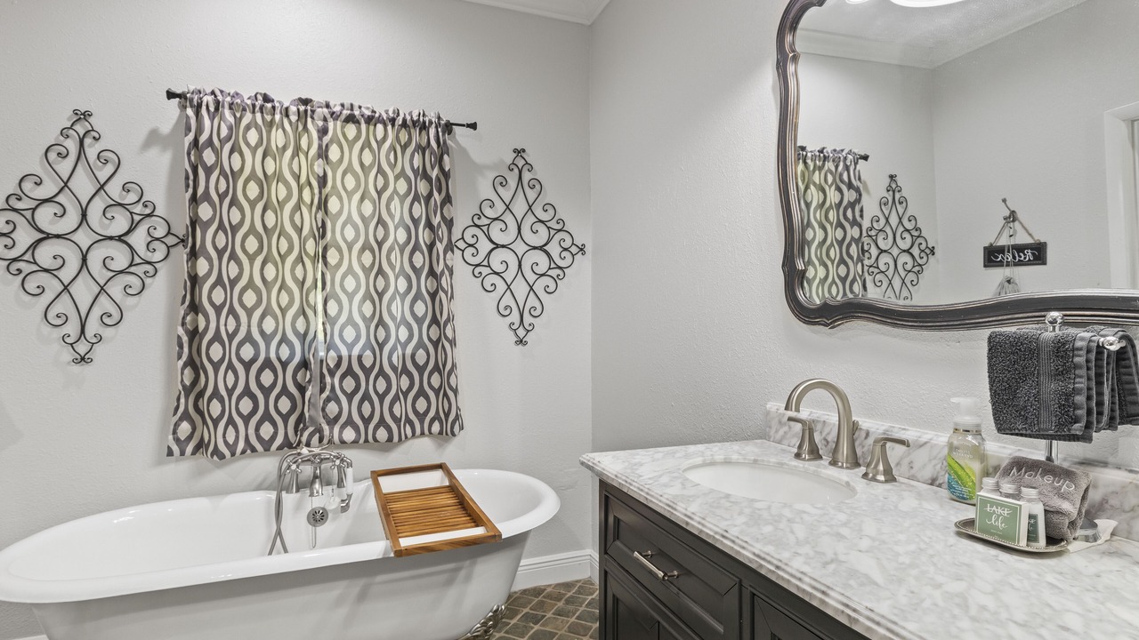 Photo of Bathroom in Dadeville