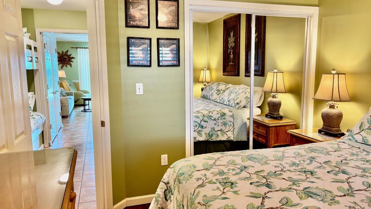Photo of Bedroom in Gulf Shores