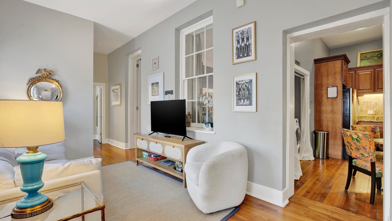 Photo of Livingroom in Historic Downtown Savannah