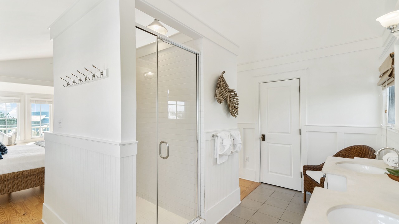 Photo of Bathroom in Beach District
