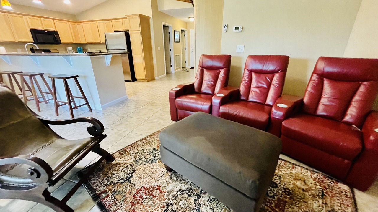 Photo of Livingroom in Hollister