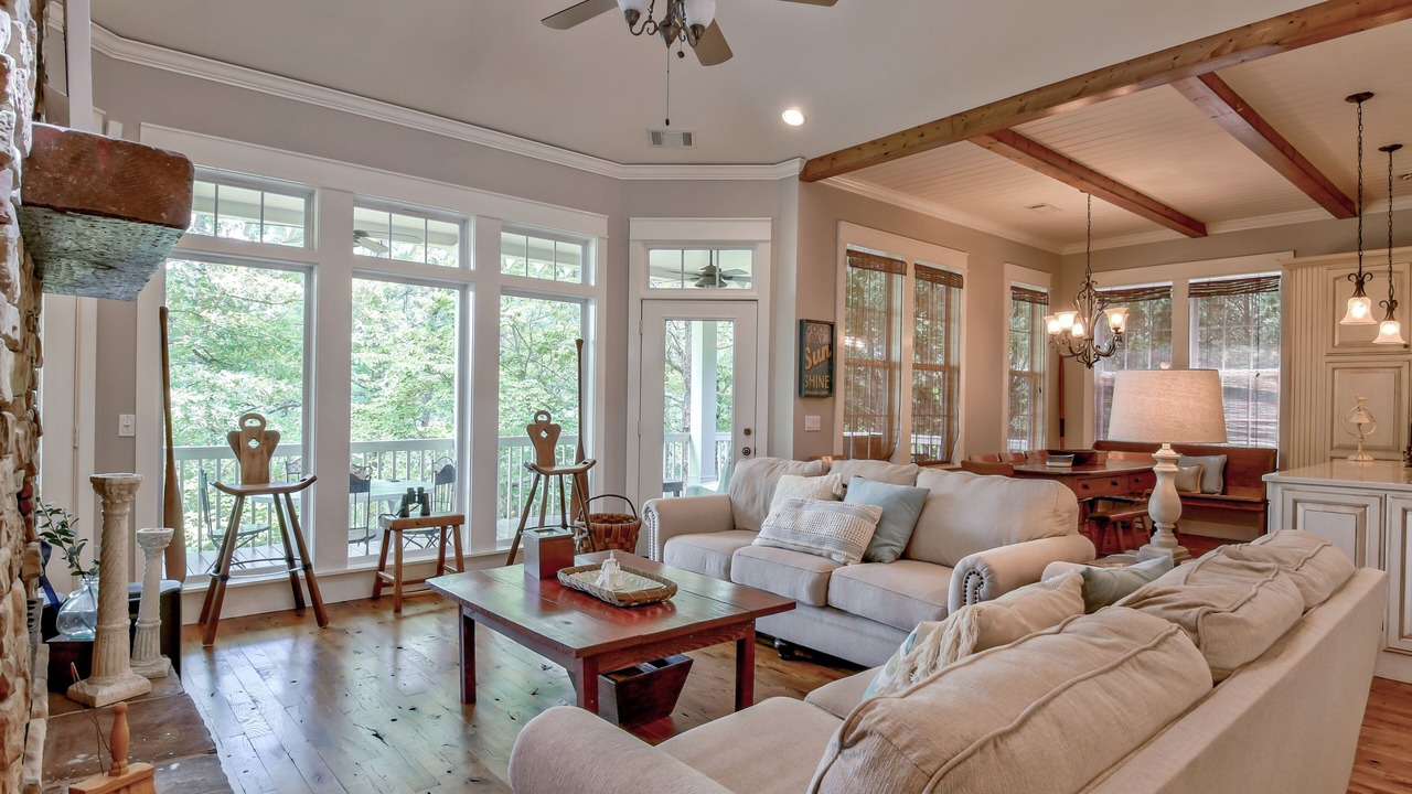 Photo of Livingroom in Wedowee