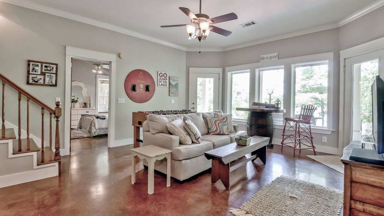 Photo of Livingroom in Wedowee