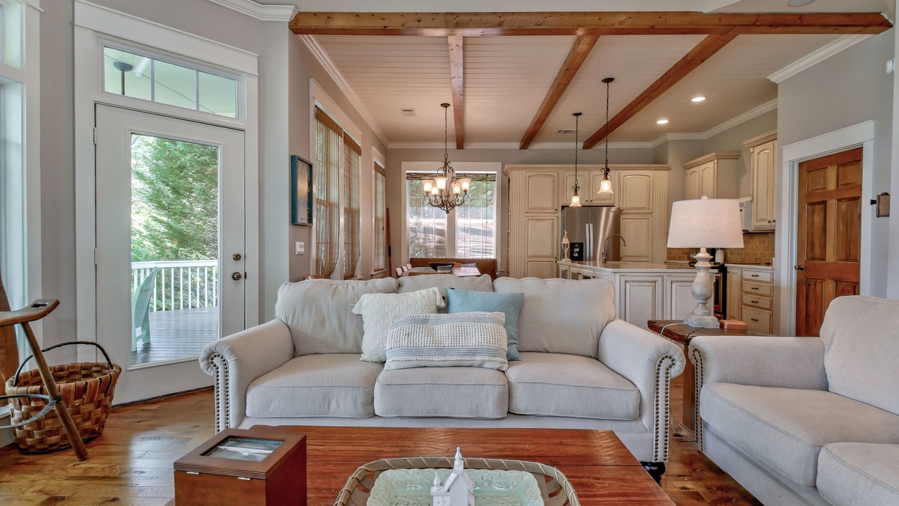 Photo of Livingroom in Wedowee