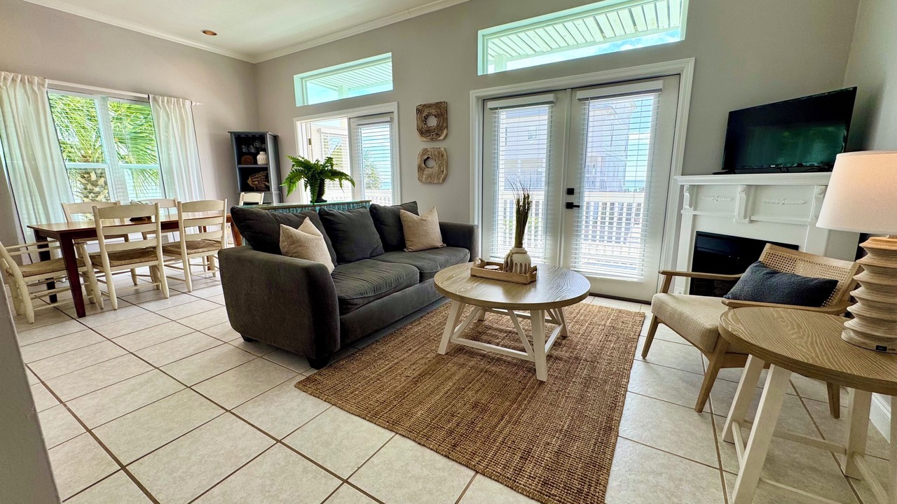 Photo of Livingroom in Tang-O-Mar