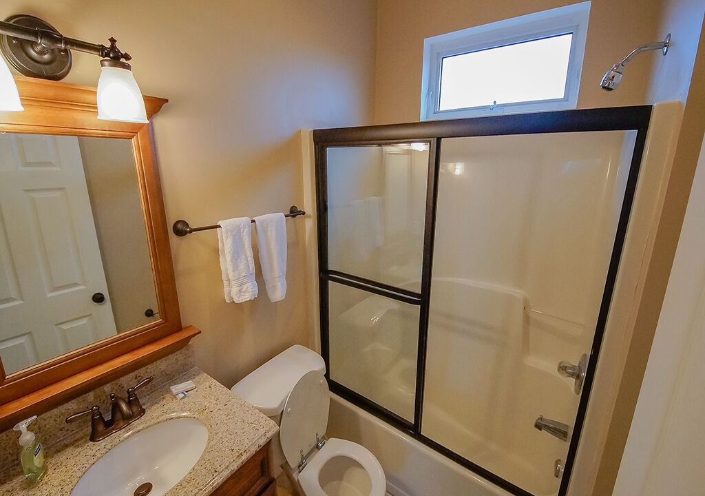 Photo of Bathroom in Tang-O-Mar