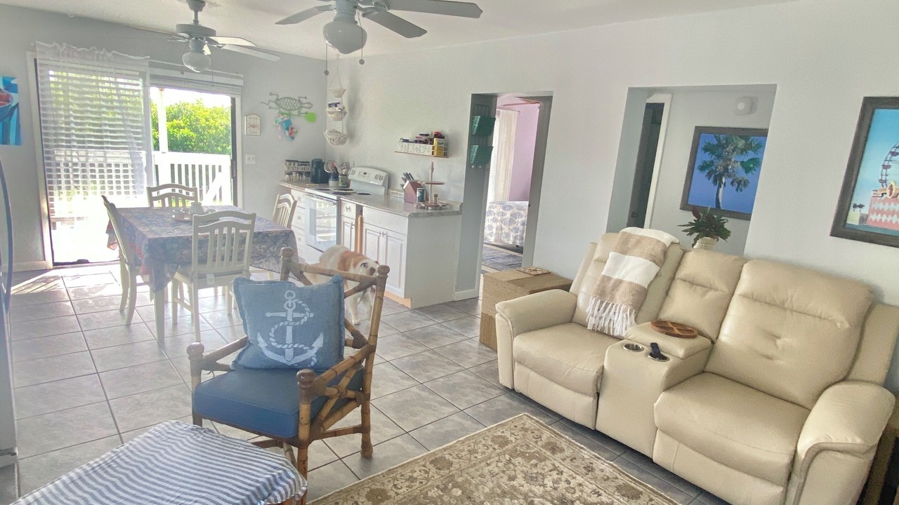 Photo of Livingroom in New Smyrna Beach