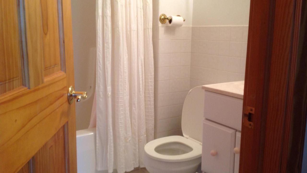 Photo of Bathroom in Menonaqua Beach